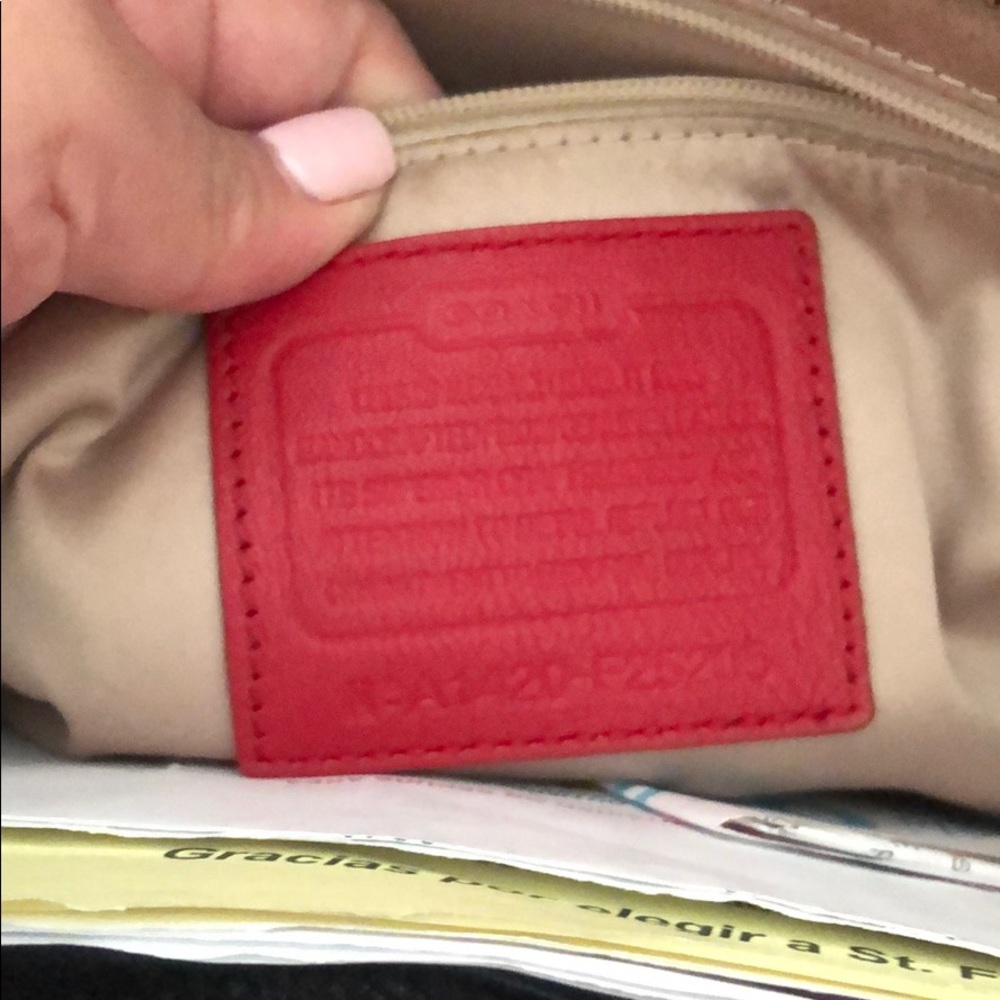 Medium Size *Coach* - image 4